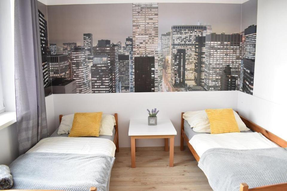 Hostel Przed Switem 고르주프비엘코폴스키 외부 사진