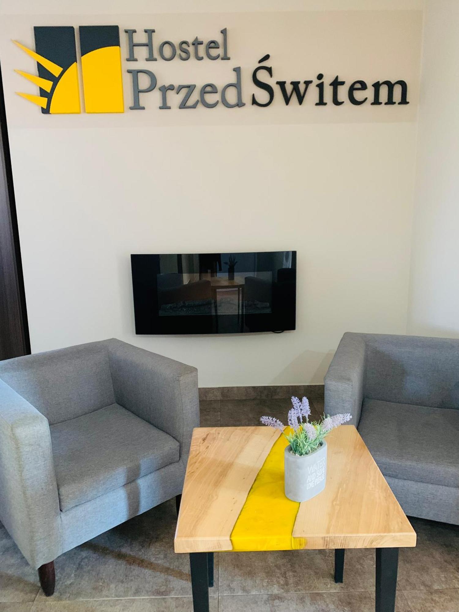 Hostel Przed Switem 고르주프비엘코폴스키 외부 사진