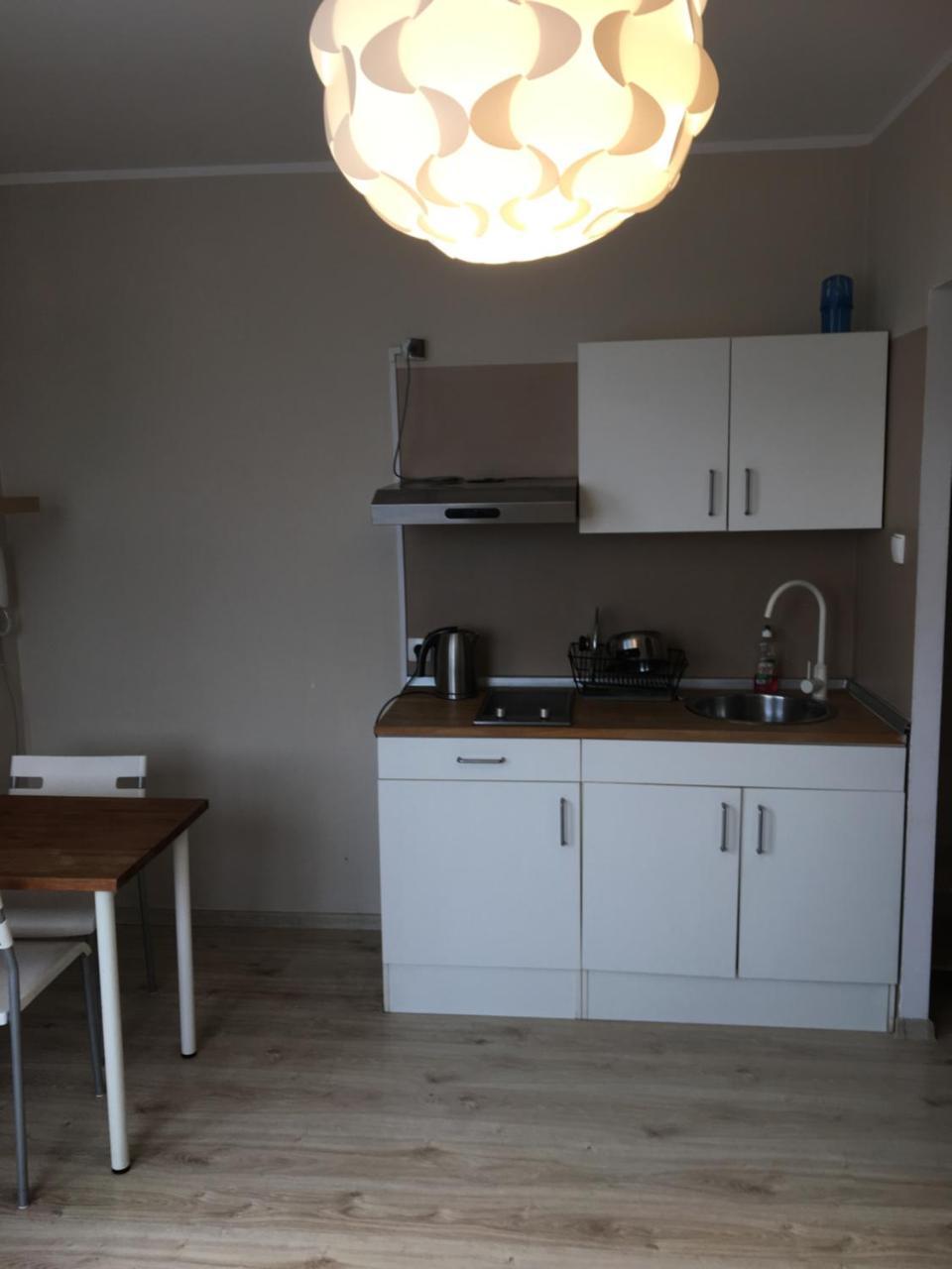 Hostel Przed Switem 고르주프비엘코폴스키 외부 사진